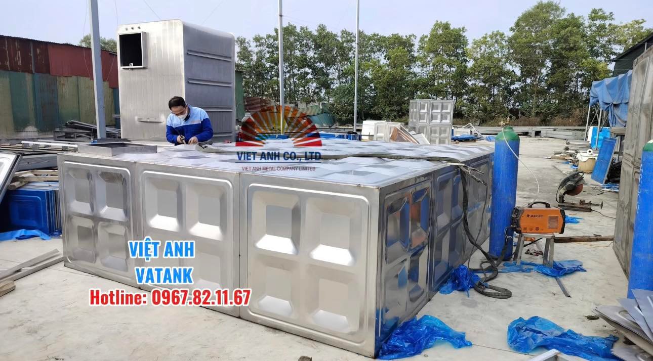 Chi tiết mối hàn TIG và hệ thống khung xương chịu lực của bể ngầm Inox.